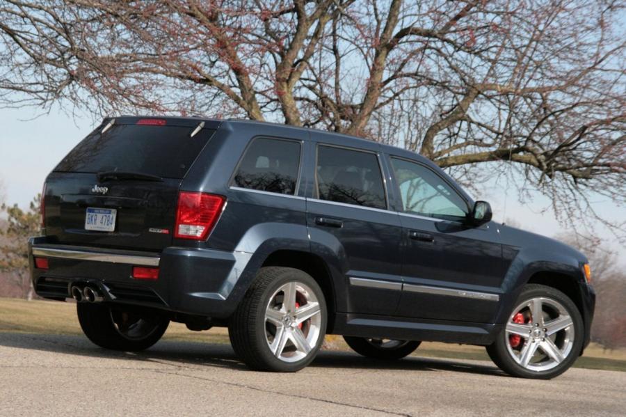  Jeep Grand Cherokee SRT8 2009 года  (фото 3 из 26)